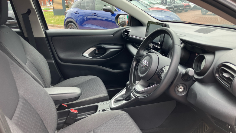 Toyota Yaris 1.5 Hybrid Design 5dr CVT Hybrid Hatchback